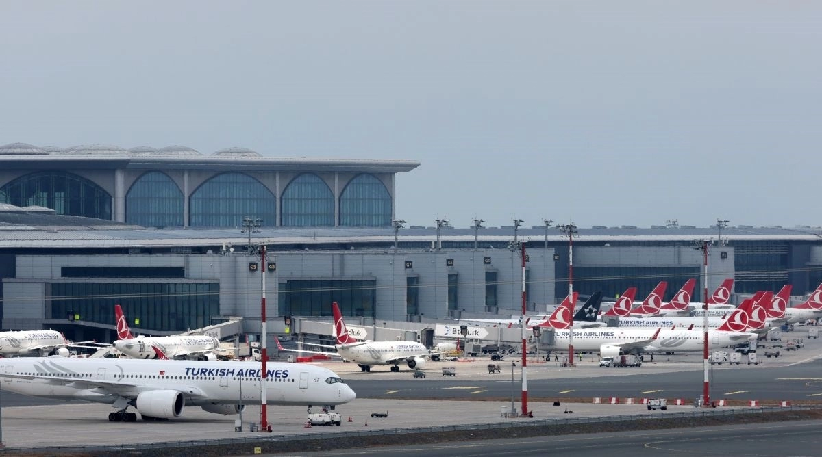 Turska uvela kazne za putnike koji ustaju prije zaustavljanja aviona, idu do 60 eura